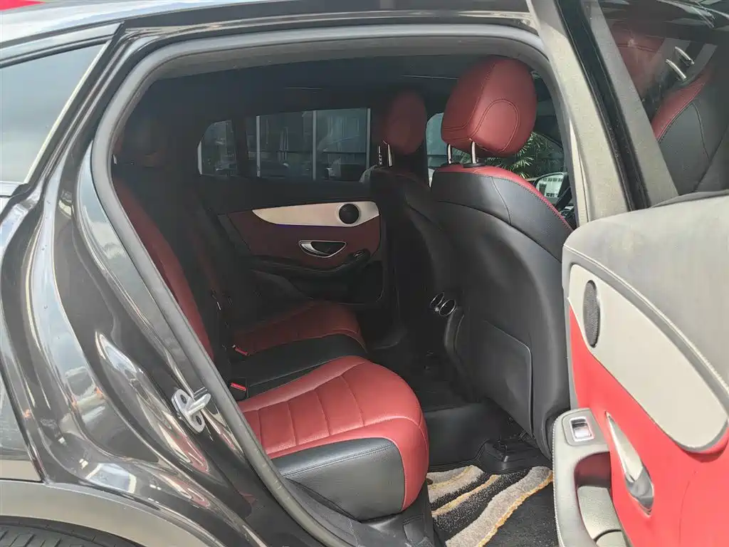 Mercedes-Benz GLC Coupe 2022 2022 GLC 260 4MATIC Coupe SUV