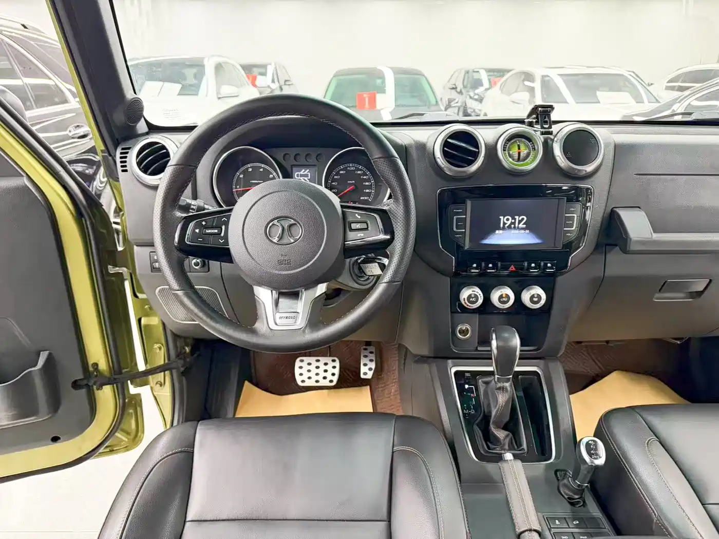 BAIC ORV Beijing Offroad BJ40 2016 2016 Model 40L 2.3T Automatic 4WD Exclusive