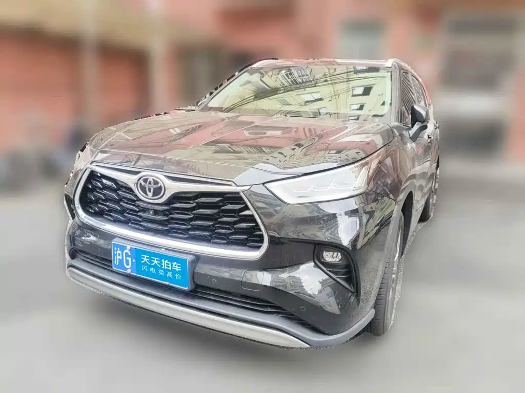 Photo 1 - Toyota Highlander