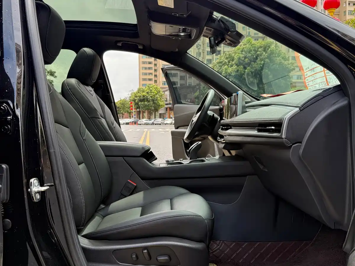 Cadillac XT4 2024 2024 Facelift 28T 2WD Luxury