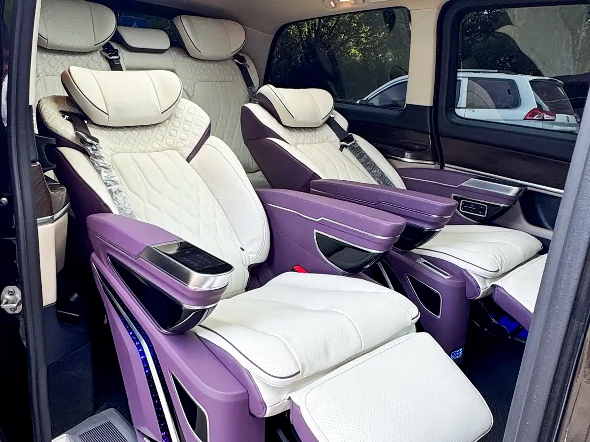 Mercedes-Benz V-Class 2022 V 260 Pilot Edition фото 26