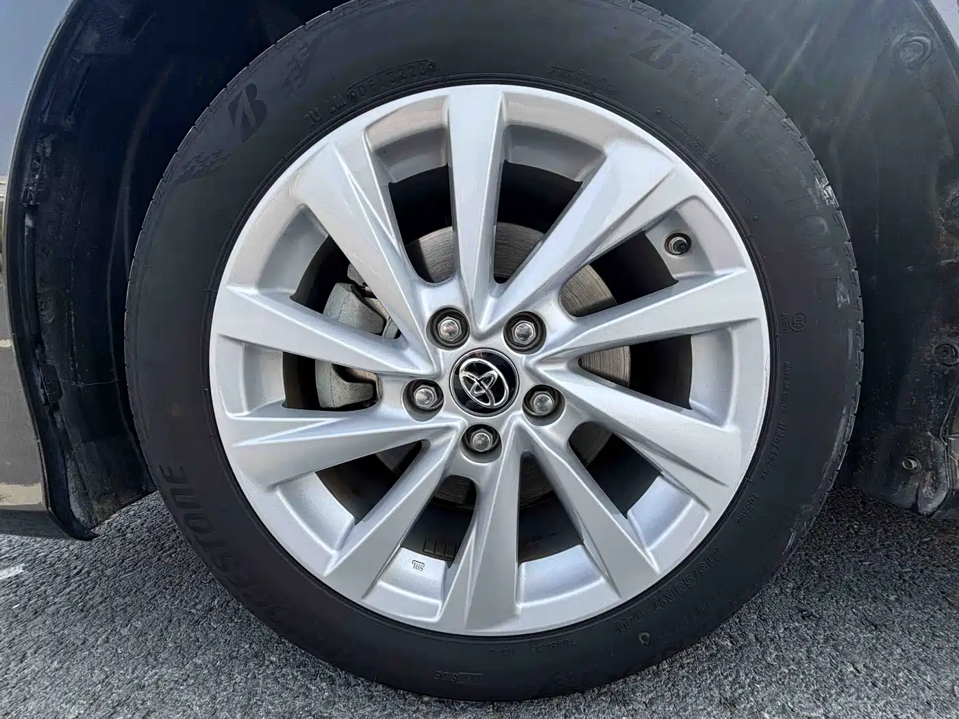Toyota Camry 2023 2.0G Luxury Edition фото 12