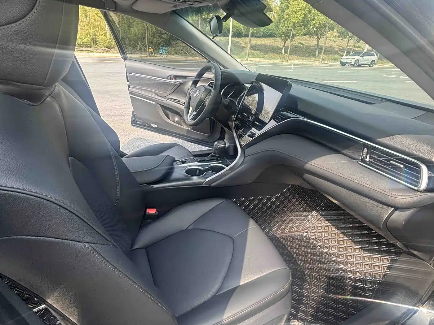 Toyota Camry 2023 2.0G Luxury Edition фото 10