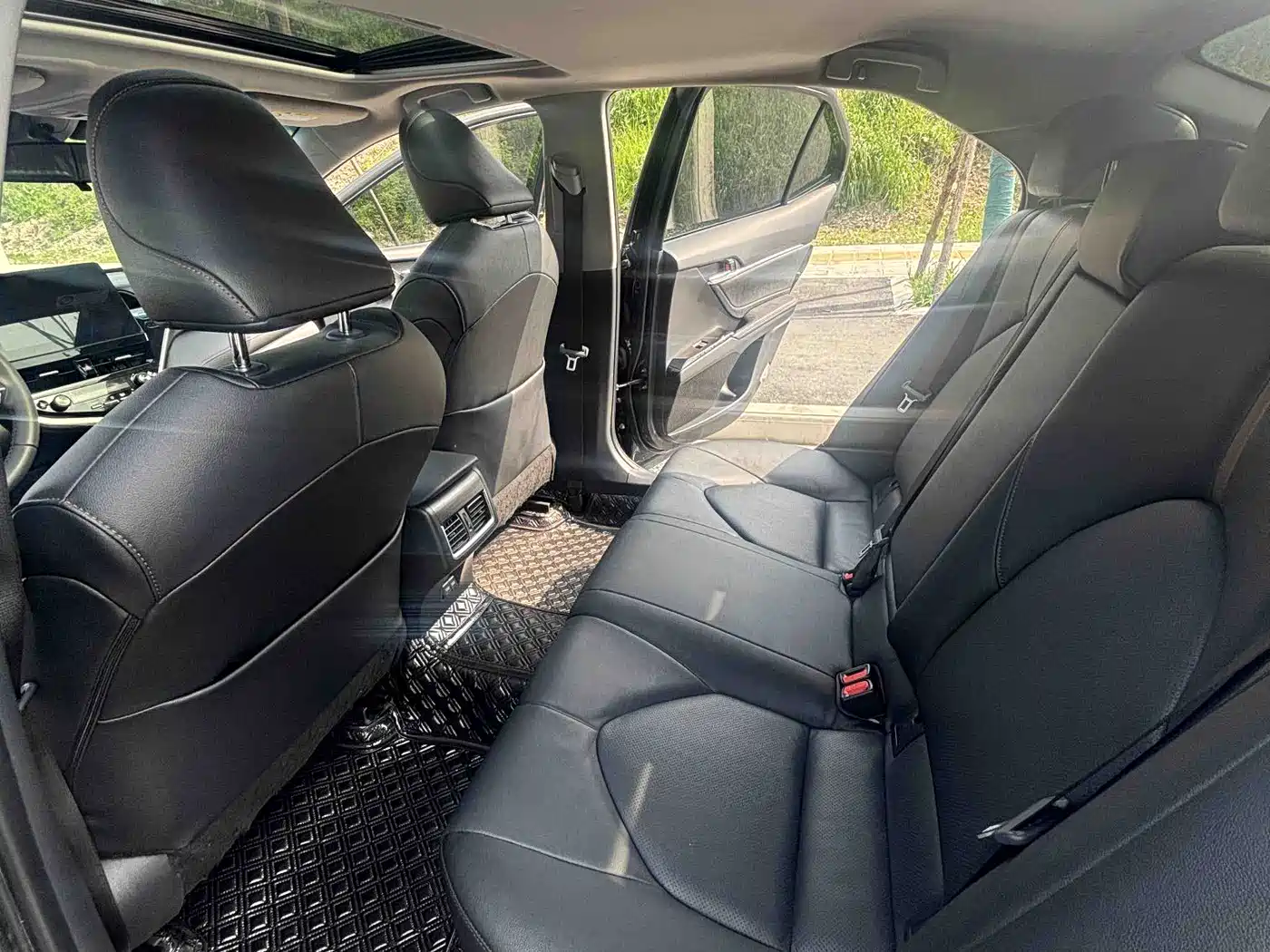 Toyota Camry 2023 2.0G Luxury Edition фото 9