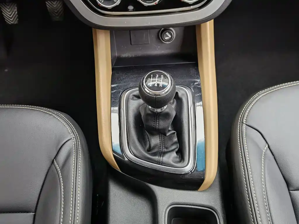Jinbei F50 2019 2017 1.6L Manual Comfort