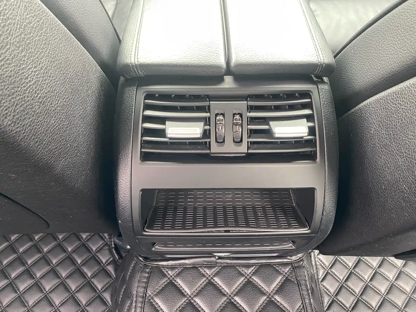 BMW 5 Series 2011 520Li Elegance фото 9