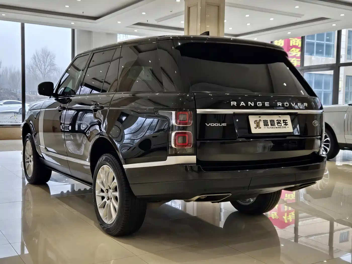 Land Rover Range Rover 2021 3.0 L6 Heritage Edition фото 4