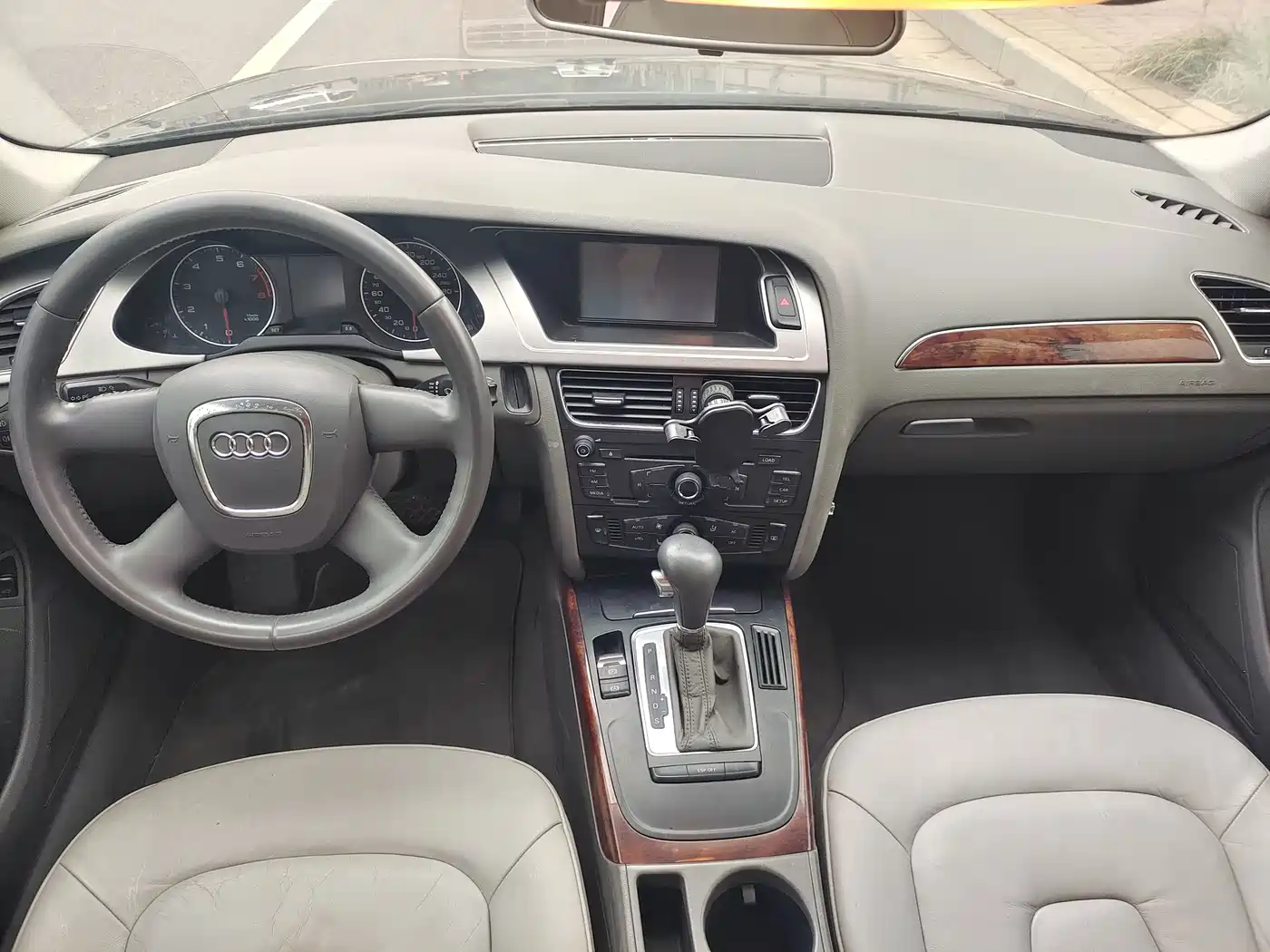 Фото 7 - Audi A4L