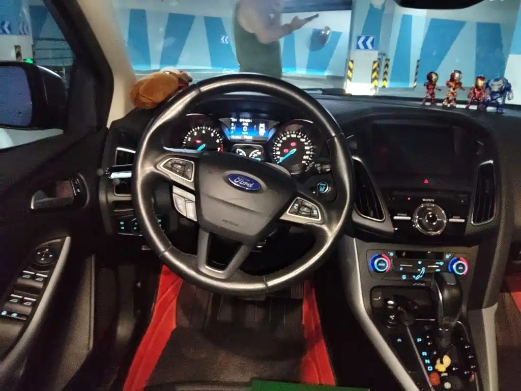 Фото 3 - Ford Focus