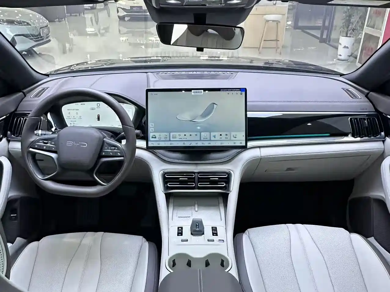 Photo 8 - BYD Song PLUS PHEV