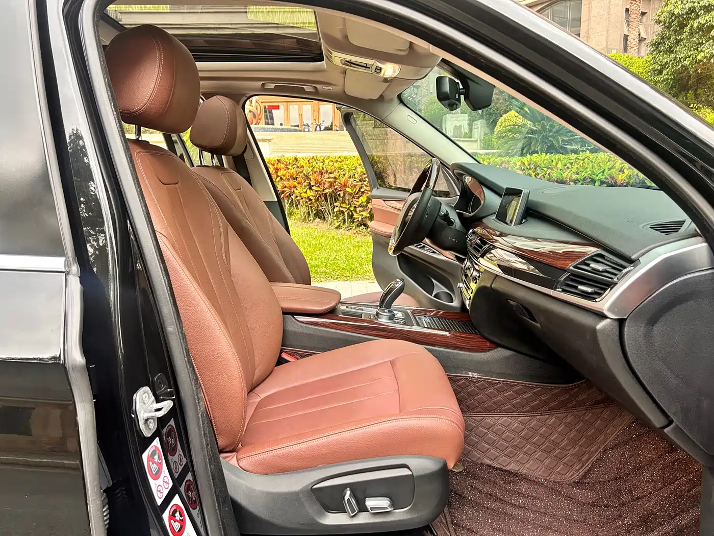 BMW X5 (Import) 2018 xDrive35i Elegant Model фото 8