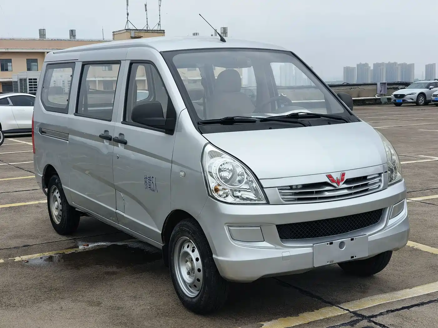 Wuling Motors Wuling Rongguang 2018 2017 1.2L Extended Basic