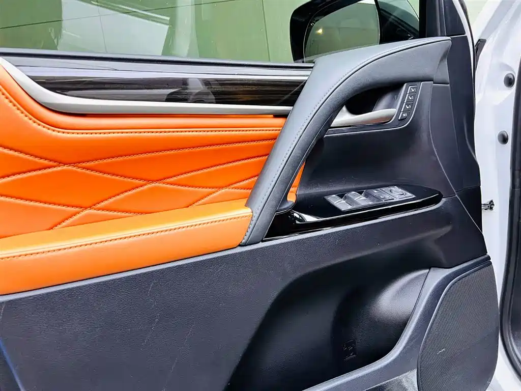 Lexus LX 2019 570 Peak Special Edition фото 11