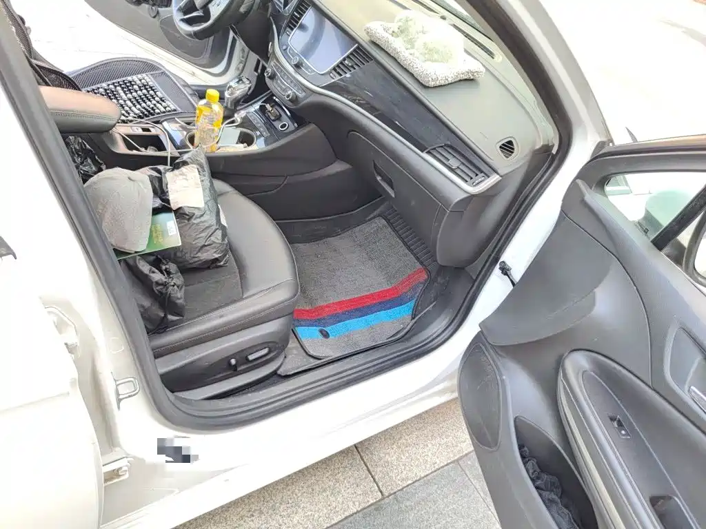 Photo 19 - Buick Verano