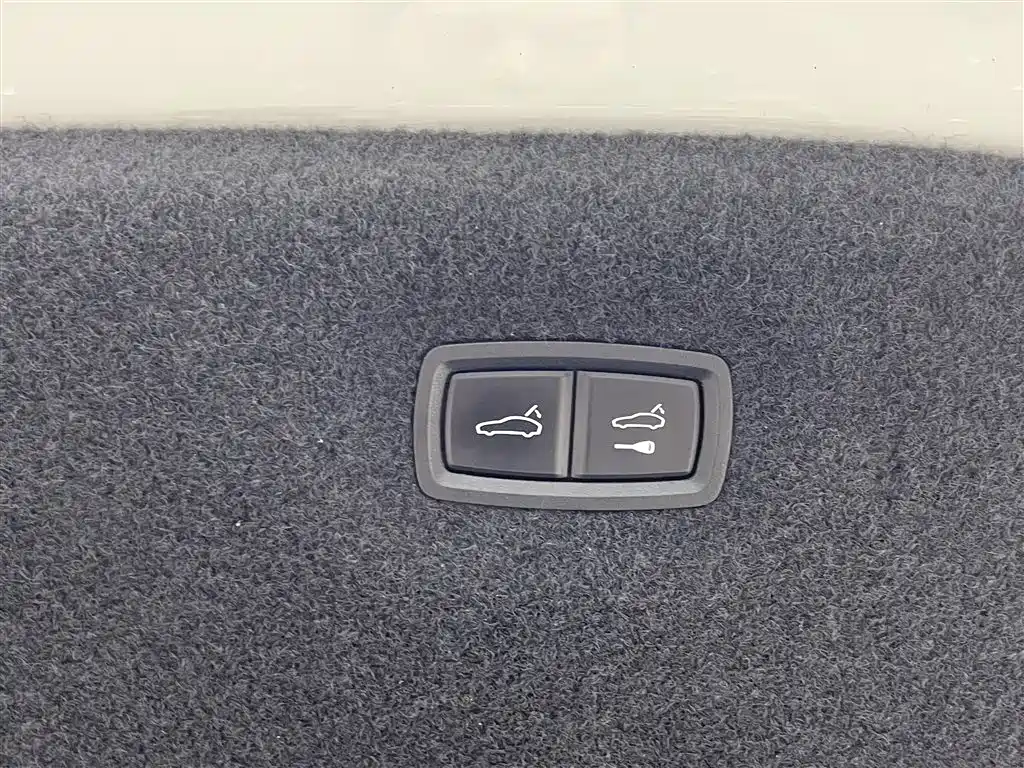 Porsche Taycan 2019 Taycan 4S фото 35