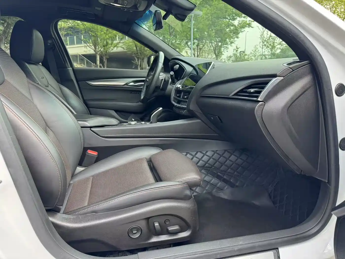Cadillac CT5 2020 Facelift 28T Leading Sport Edition фото 11
