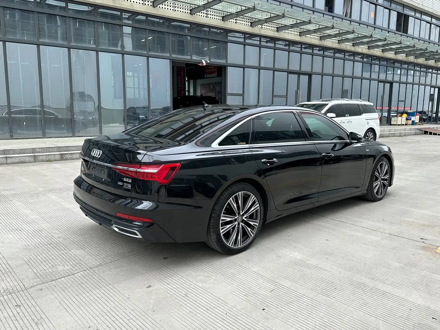 Audi A6L 2021 55 TFSI quattro Flagship Dynamic фото 4