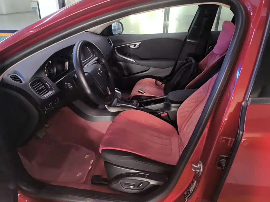 Volvo V40 2017 2017 T3 Momentum
