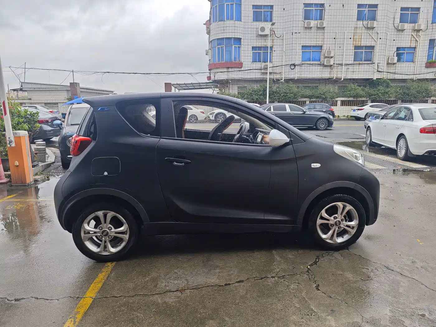 QQ New Energy Little Ant 2019 2018 400 4-Seater Premium Smart Edition
