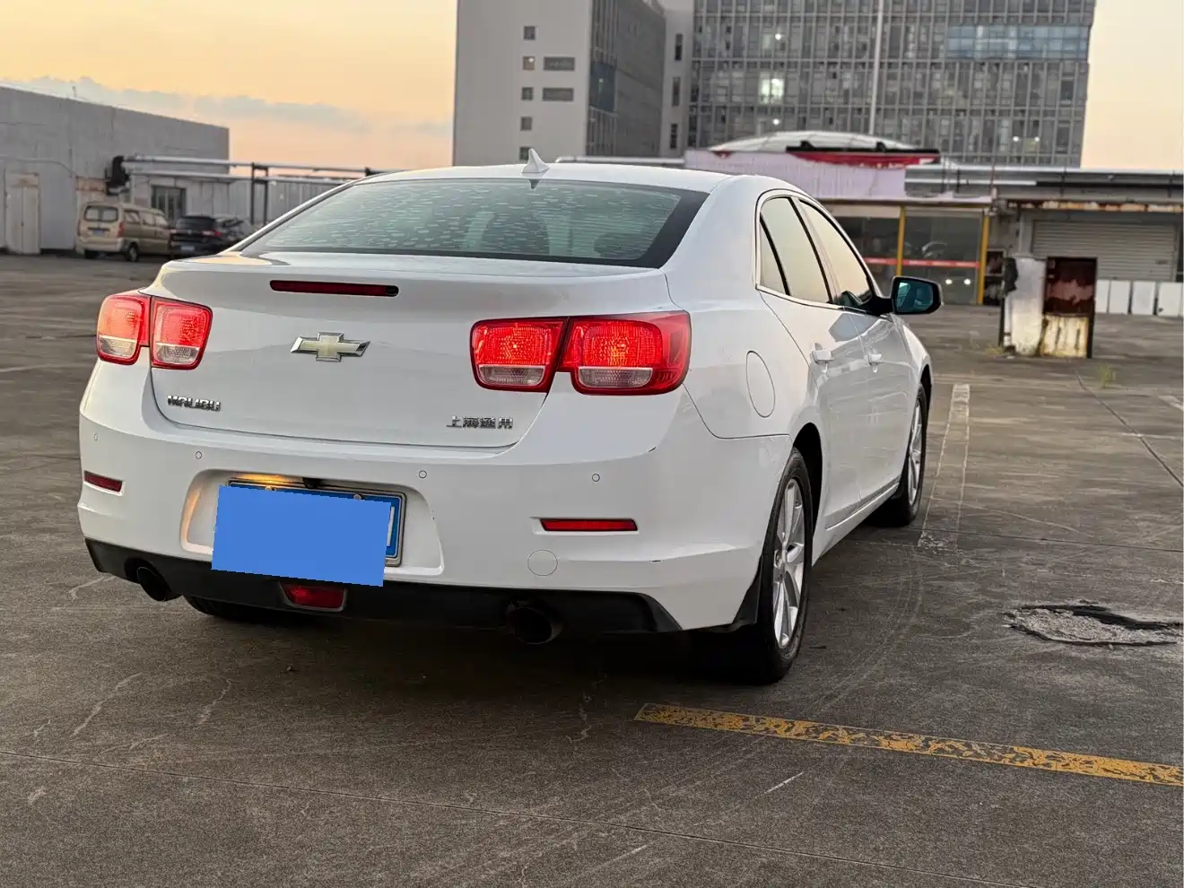 Photo 6 - Chevrolet Malibu