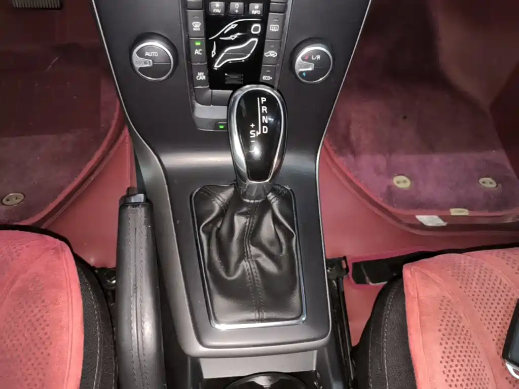 Volvo V40 2017 2017 T3 Momentum