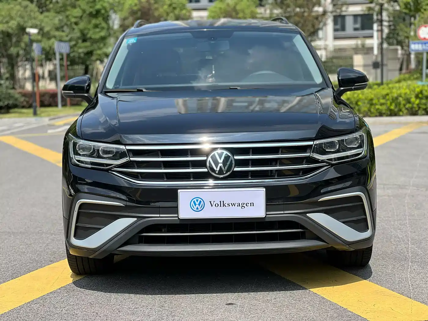 Фото 1 - Volkswagen Tiguan L