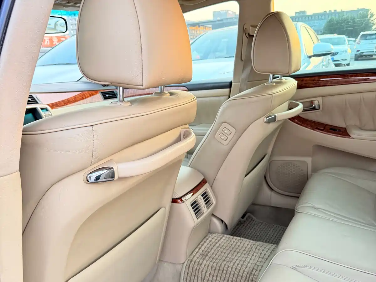 Toyota Crown 2006 2005 Model 3.0L Royal Saloon