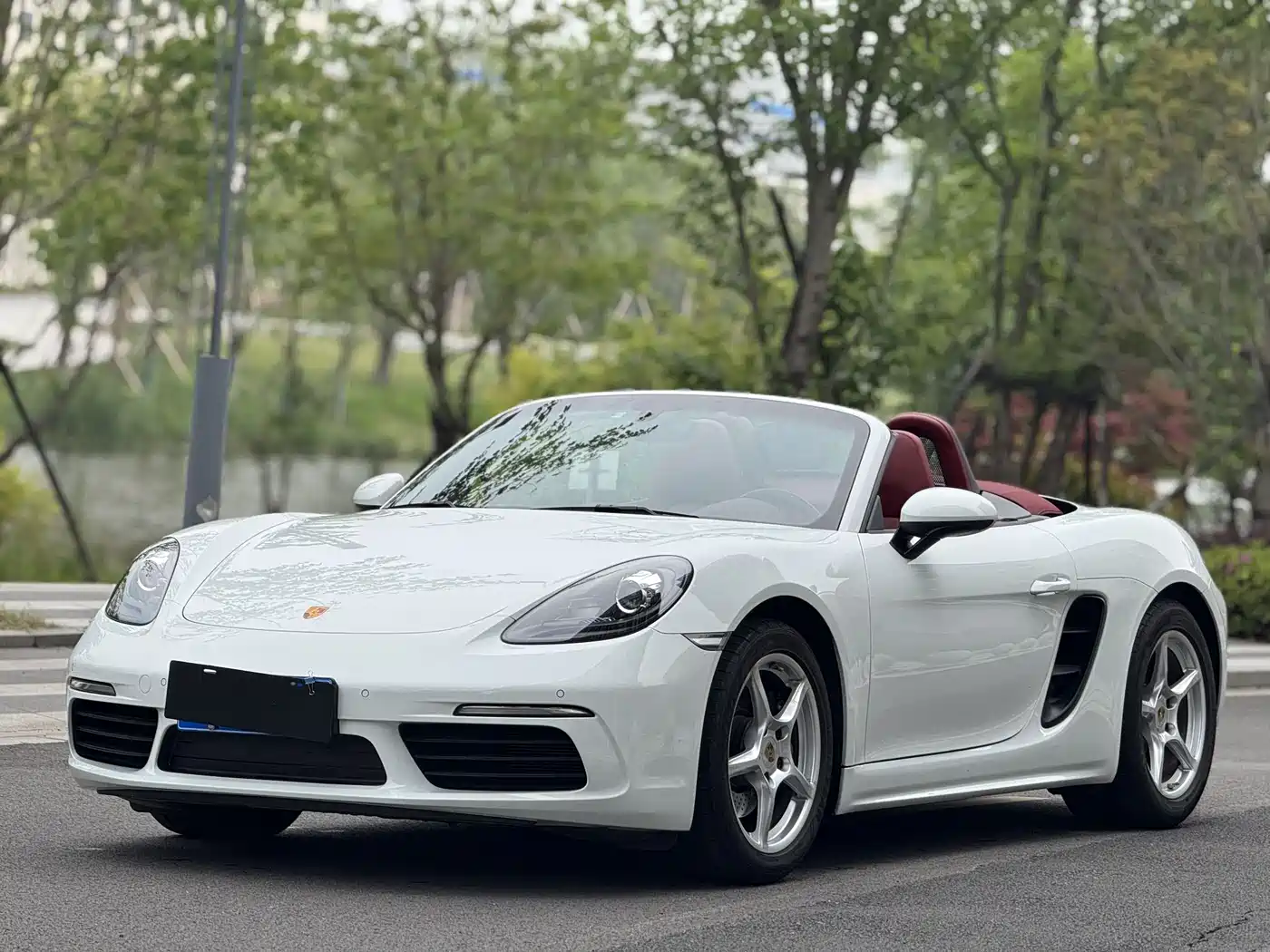 PORSCHE 718