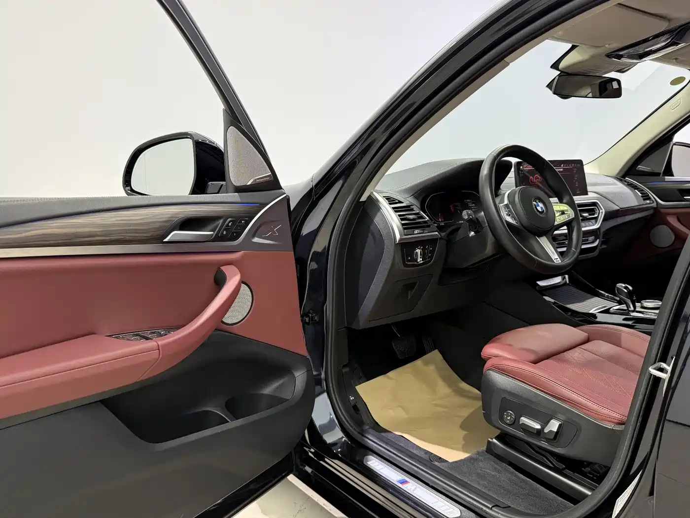 BMW X3 2022 Facelift xDrive30i Leading M Shadow Edition фото 5