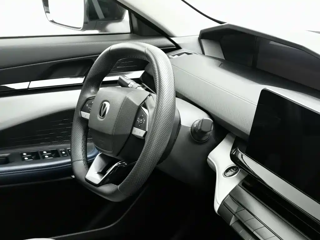 Changan UNI-V iDD 2023 2023 ZhiDian iDD 1.5T 113km Smart Fun Edition