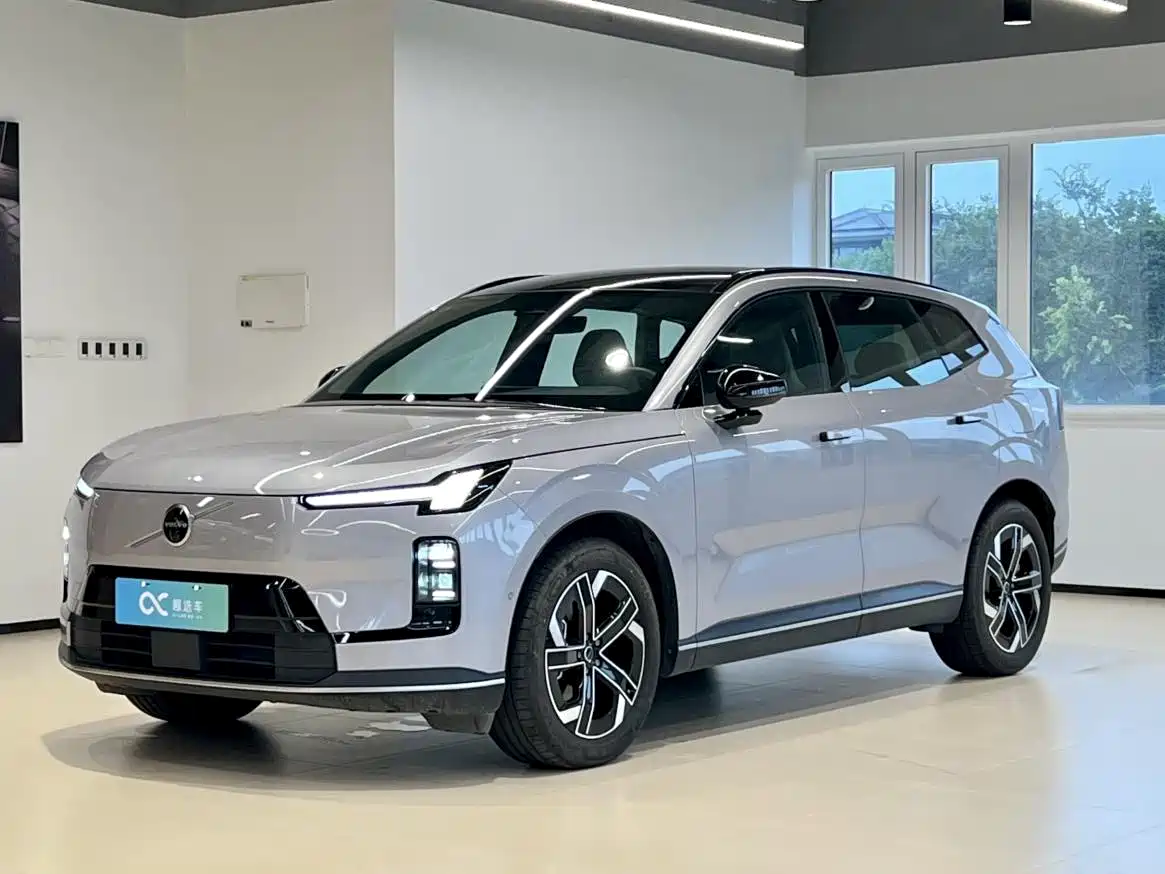 Volvo Volvo XC70 Plug-in Hybrid 2025 Standard
