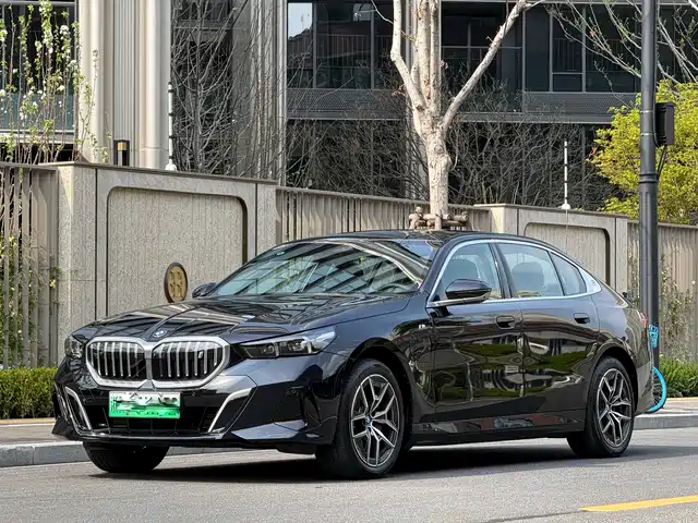 BMW I5