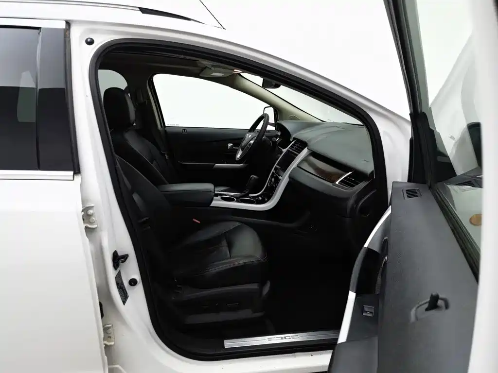 Ford Edge (Import) 2015 2012 2.0T Prestige