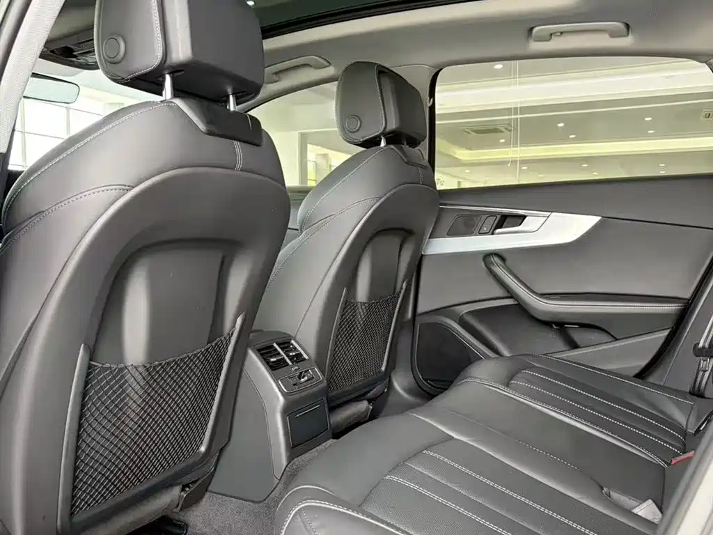 Audi A4L 2022 40 TFSI Luxury Dynamic фото 14
