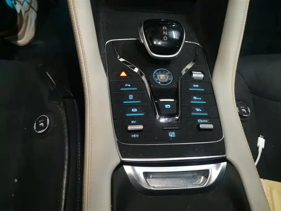 BYD Song PLUS PHEV 2021 DM-i 110KM Flagship PLUS фото 16