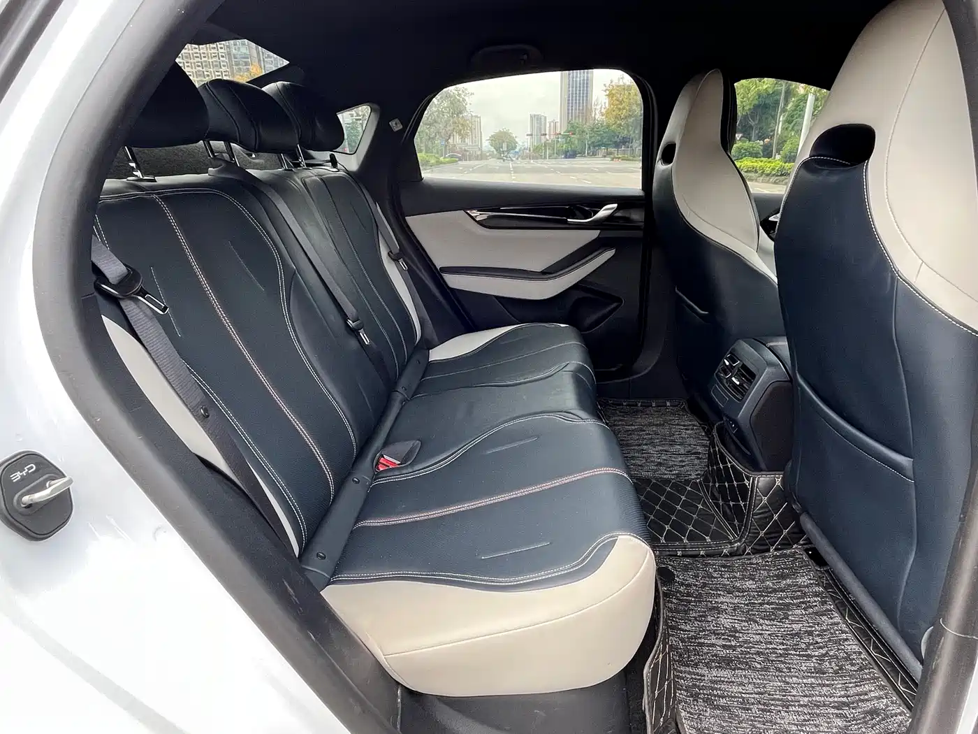 BYD Qin PLUS 2021 DM-i 120KM Premium фото 9