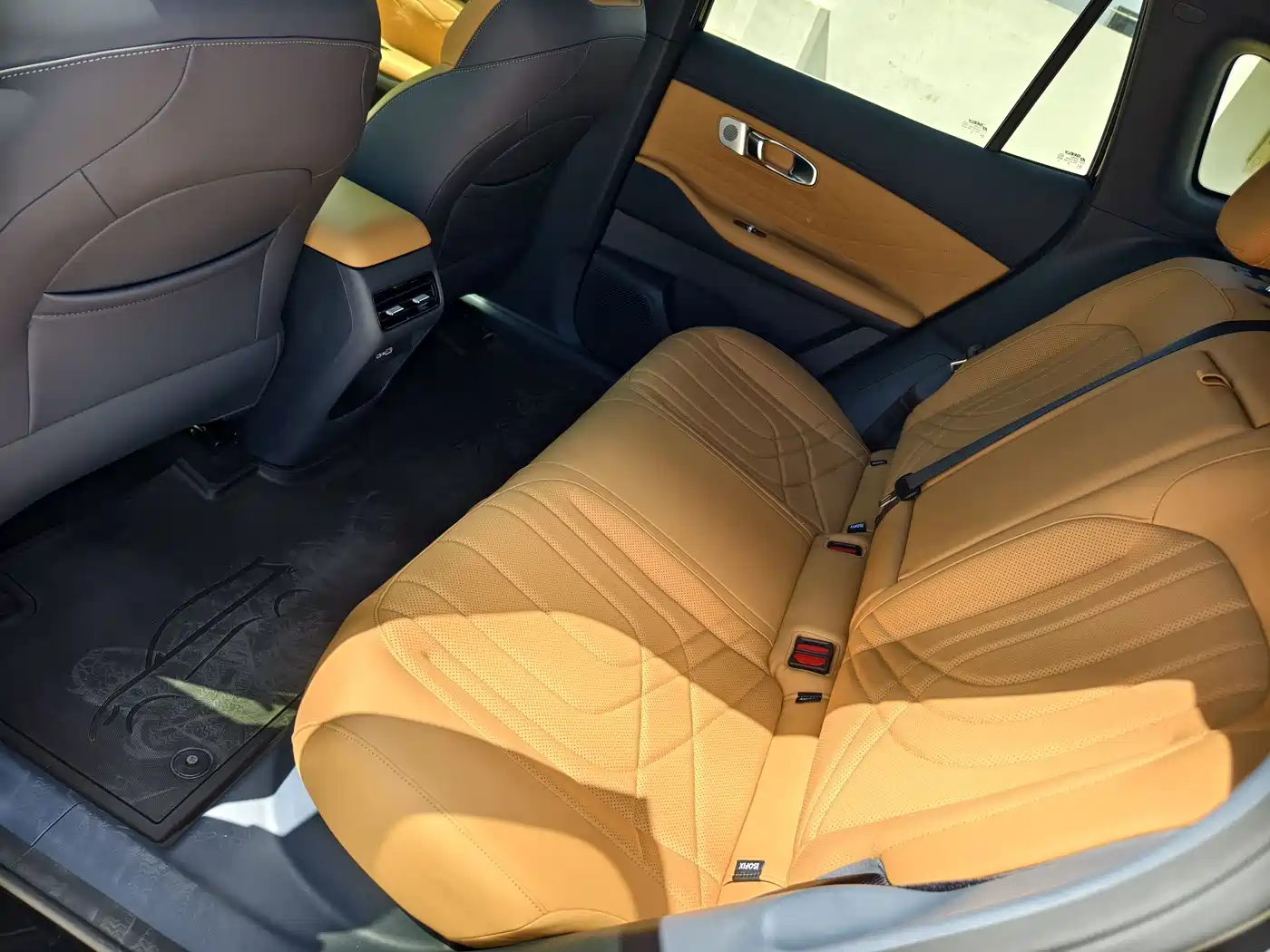 Geely Galaxy Galaxy Starship 7 EM-i 2025 Model 120km Explorer+ Edition фото 9