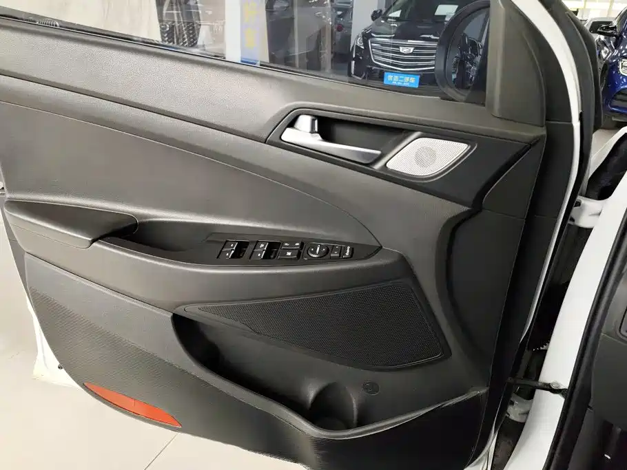Фото 7 - Hyundai Tucson