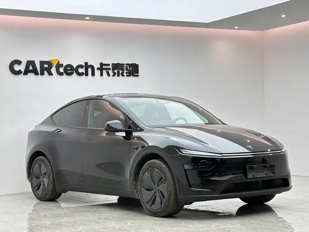 Photo 6 - Tesla Model Y