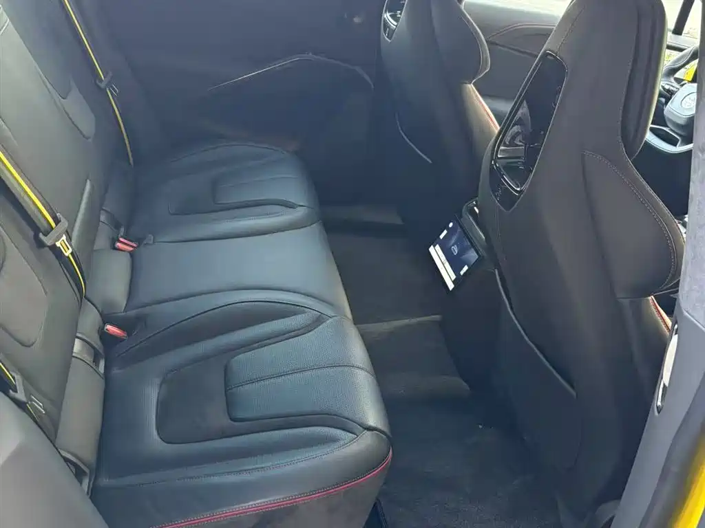 LOTUS SPORTS CAR EMEYA FLOWERS