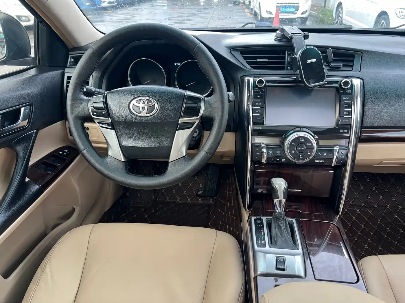 Toyota Reiz 2012 2.5V Grace Elite Styling Edition фото 13