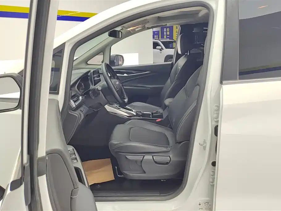 SAIC Maxus Maxus G50 2021 1.5T Automatic Easy Tour B фото 9