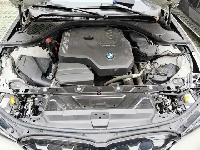 BMW 3 Series 2024 325Li M Sport Shadowline Package — фото 3