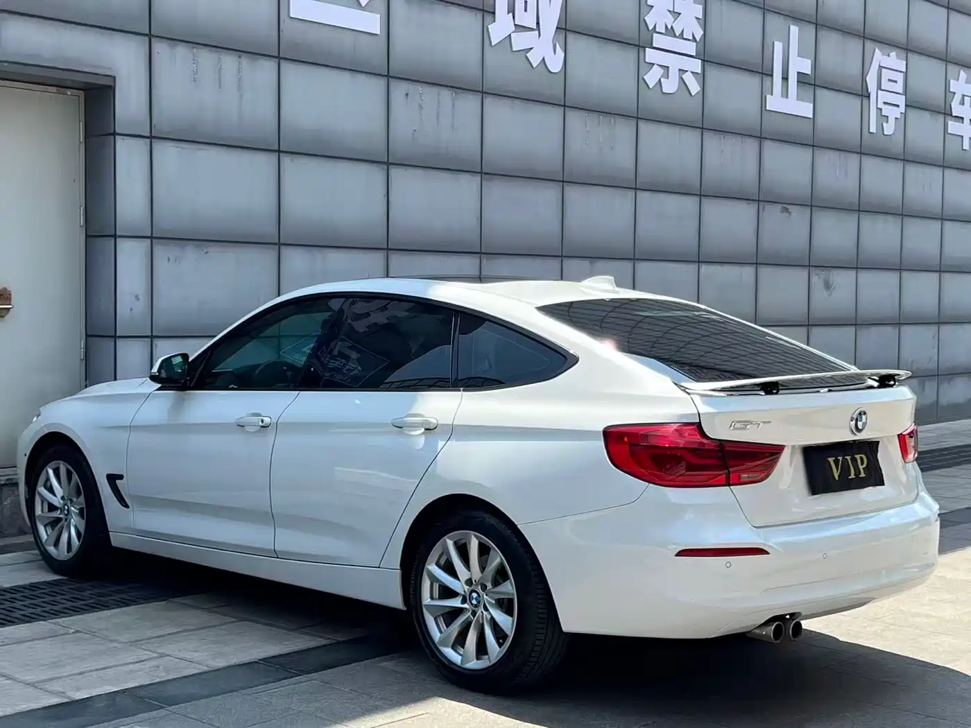 BMW 3 Series GT 2018 320i Fashion фото 19