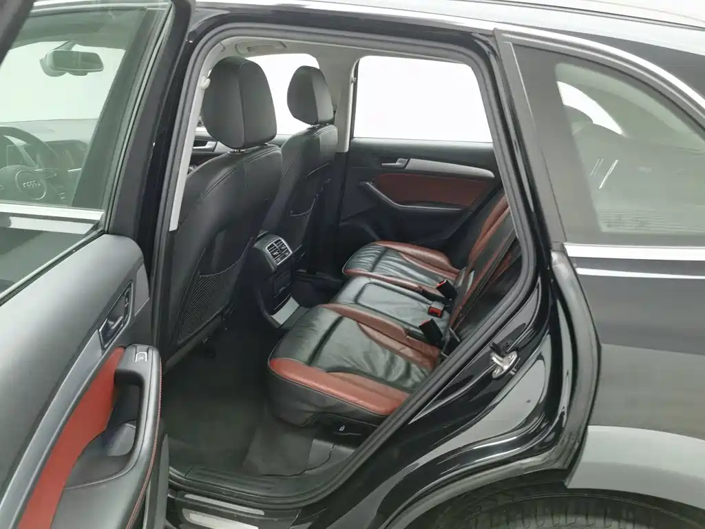 Audi Q5 2018 2017 Plus 40 TFSI Technology