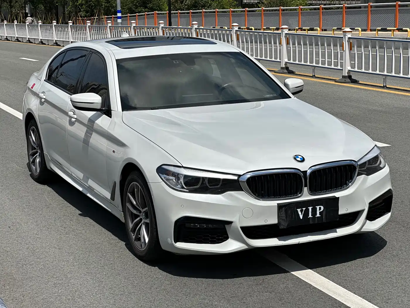 BMW 5 Series 2019 525Li M Sport Package фото 3