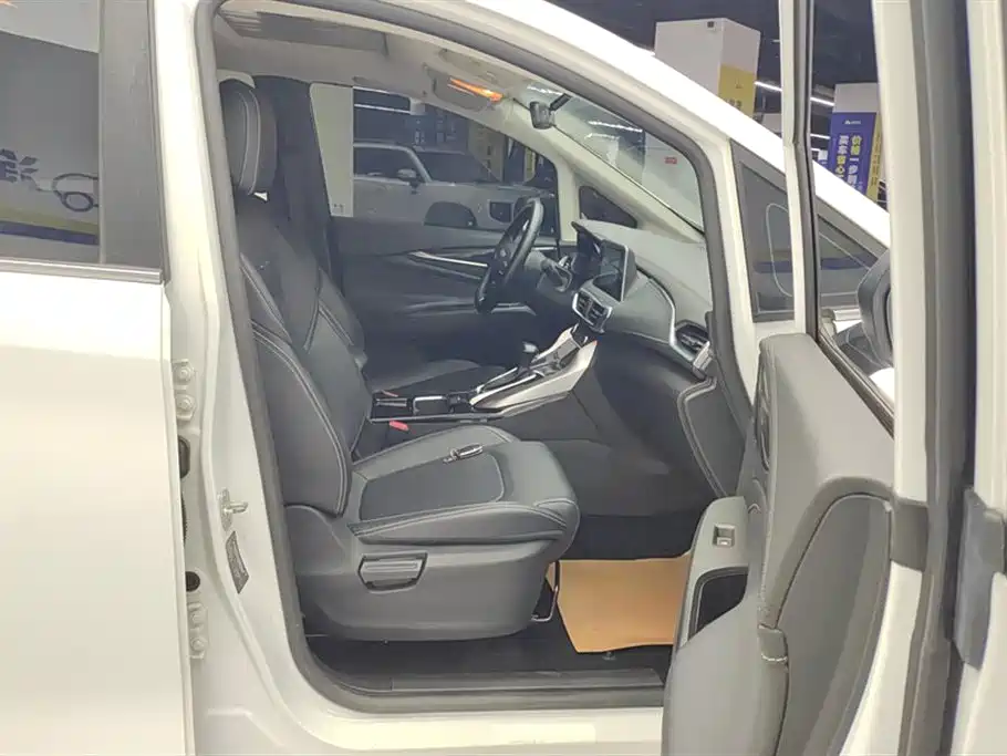 SAIC Maxus Maxus G50 2021 1.5T Automatic Easy Tour B фото 8