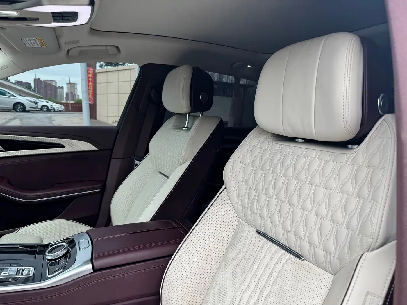 Hongqi H9 2022 2.0T Smart Connect Flag Smooth Edition фото 5