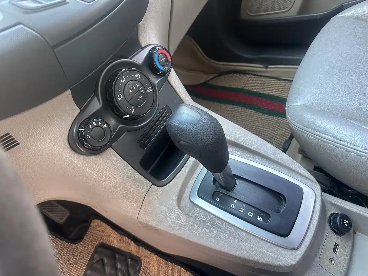 Ford Fiesta 2014 2013 Sedan 1.5L Automatic Fashion