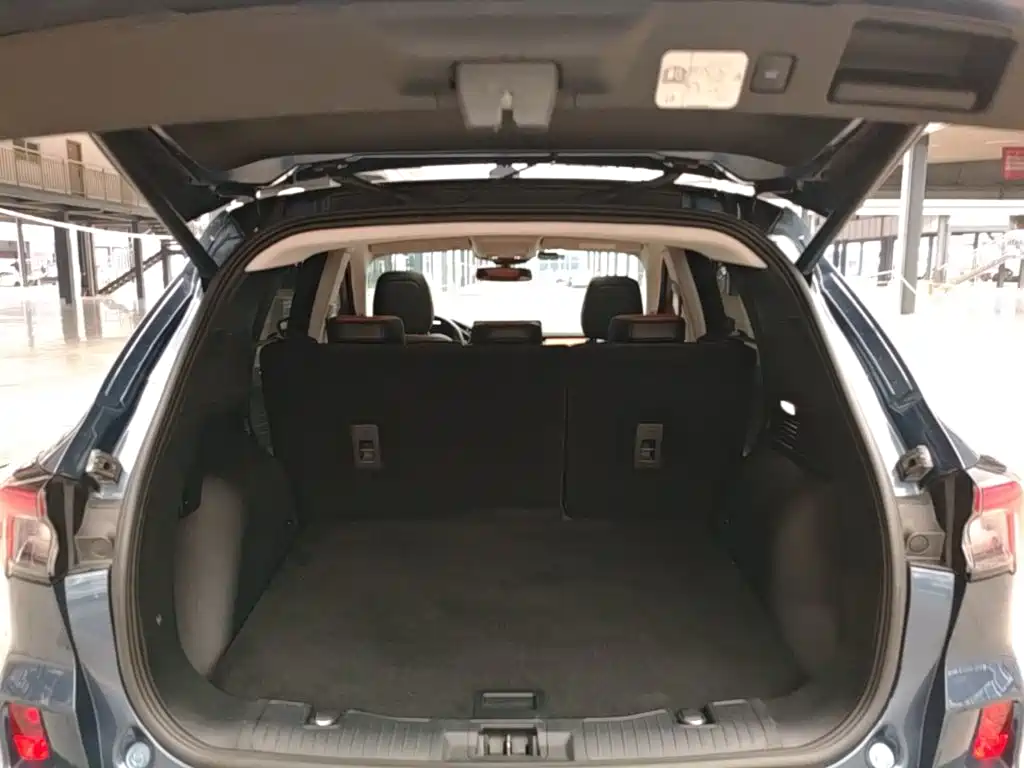 Photo 19 - Ford Escape